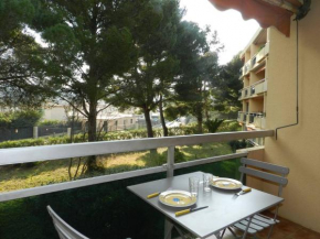 Studio 2 couchages à 350m de la plage avec balcon et parking, Bormes-les-Mimosas - FR-1-251-728